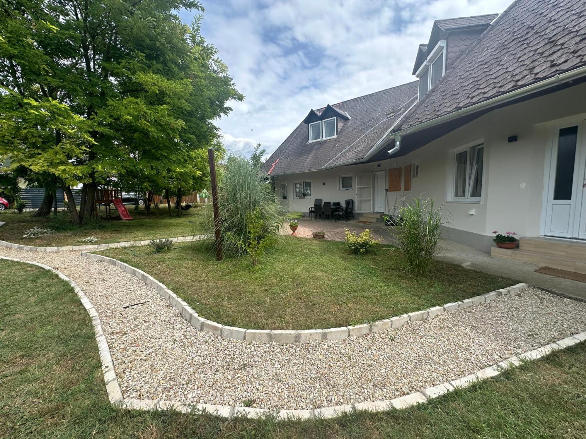 Levendulakert Siofok Apartmanhaz Экстерьер фото